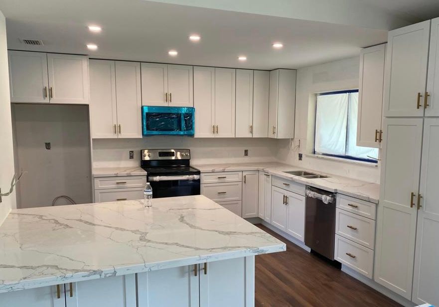 Shaker White Cabinets & Calacatta Quartz 