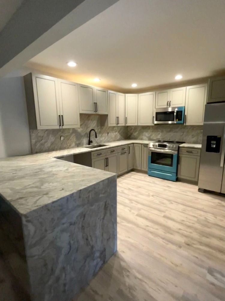 Shaker White Cabinets & Fancy Shade