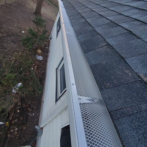 Ricardo and his team fixed my gutters, whole roof 