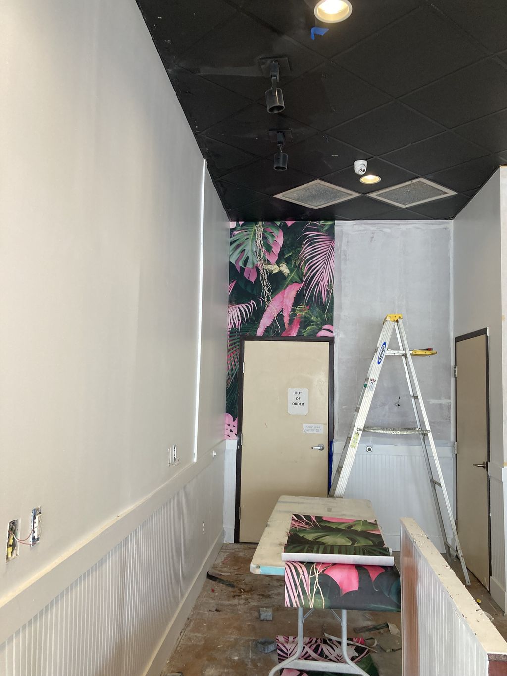 Wallpaper Installation or Repair