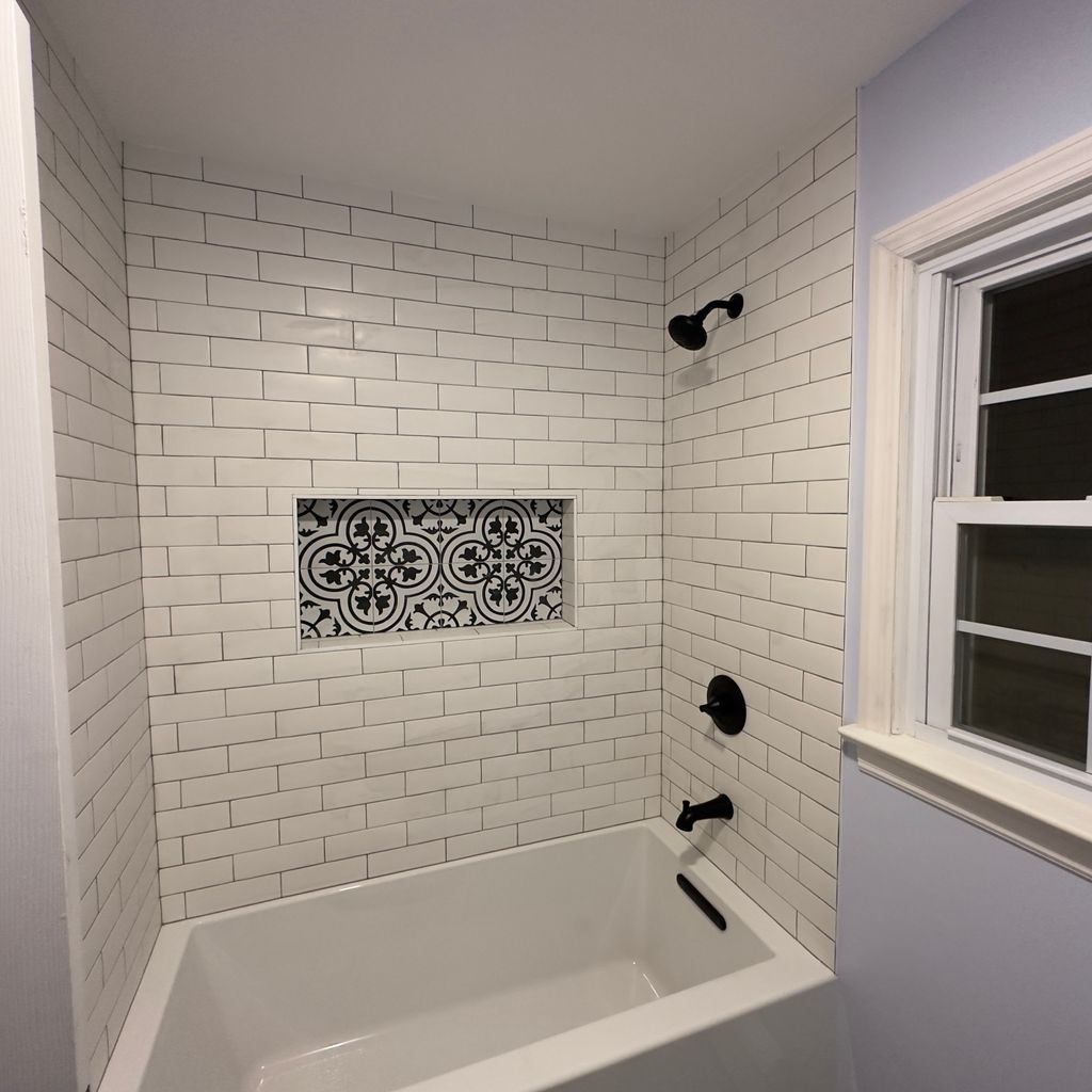 Shower and Bathtub Repair project from 2023