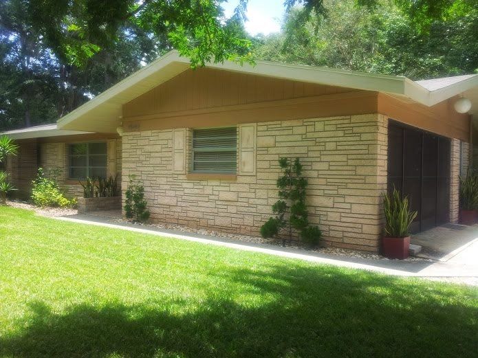 pressure wash home and concrete areas