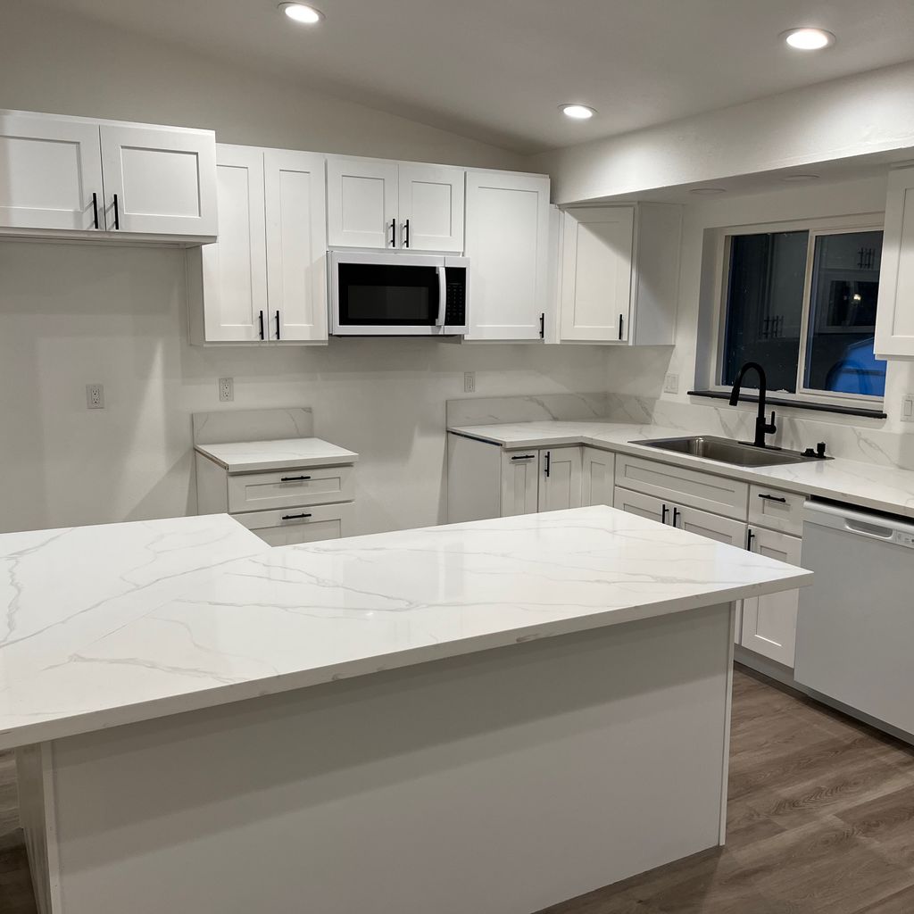 Lakeview Contracting LLP.