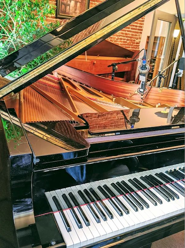 piano Yamaha CFIII