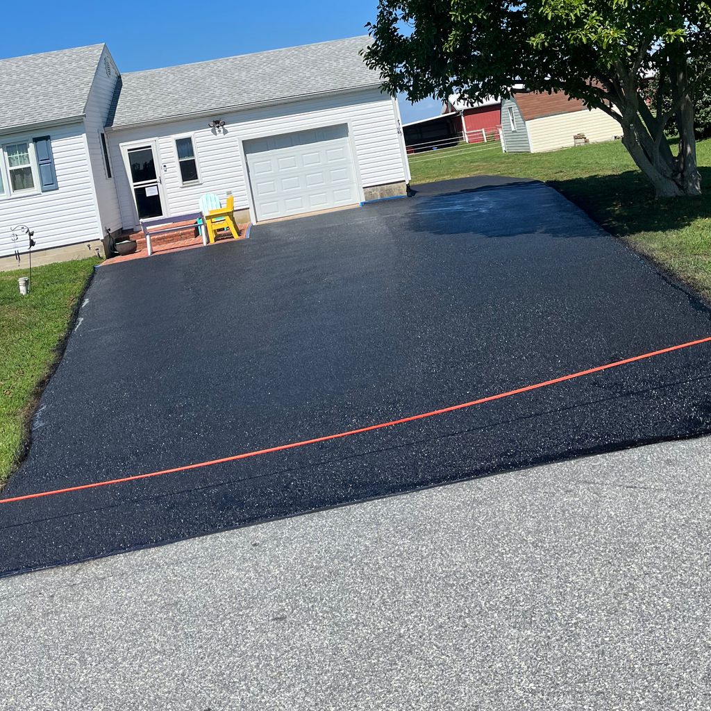 Asphalt Sealcoating