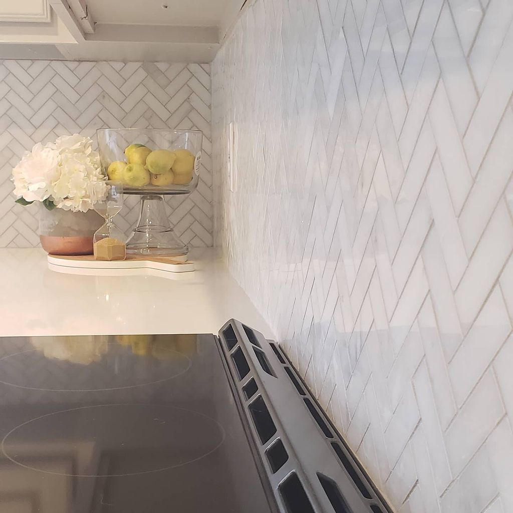 Quartz Counter top with Marble Herringbone back sp