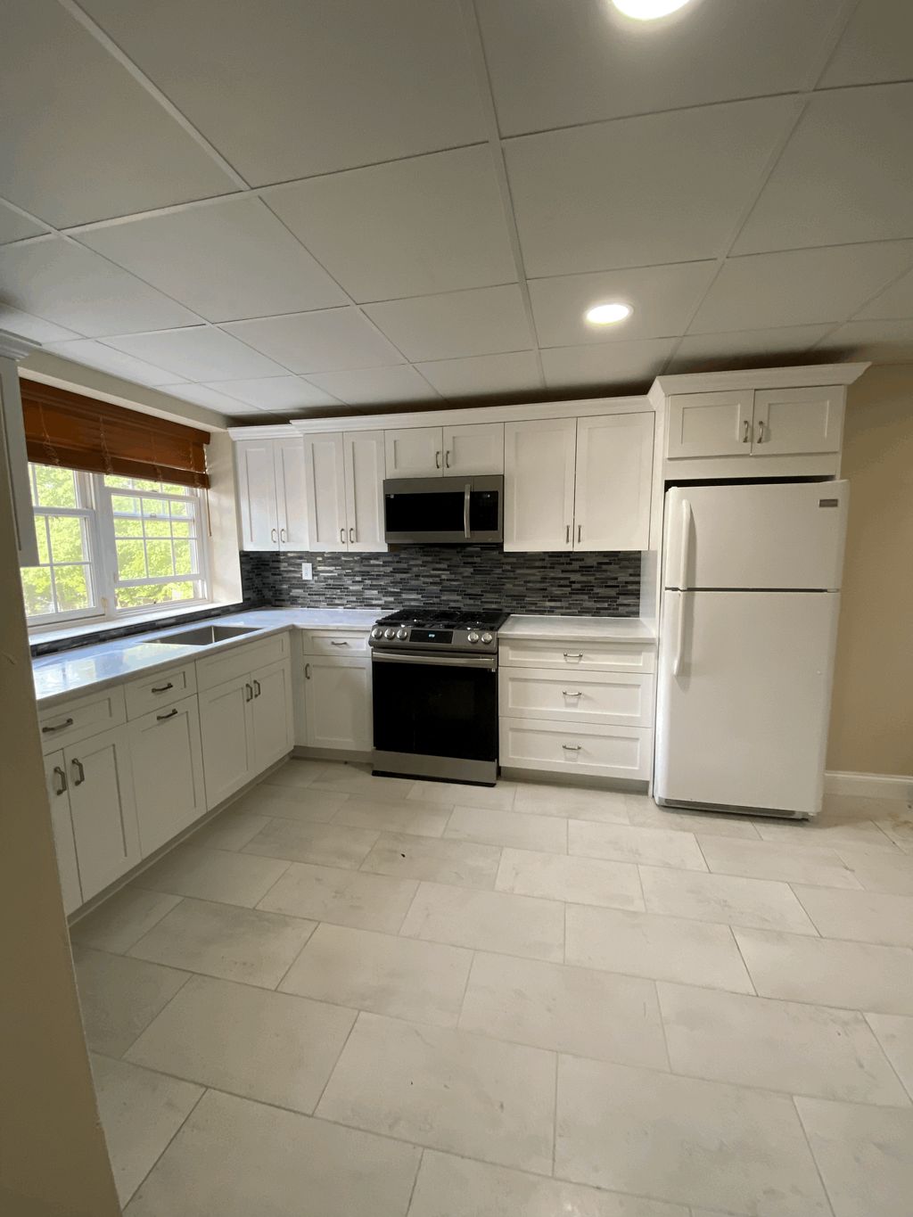 kitchen cabinets install and back splash
