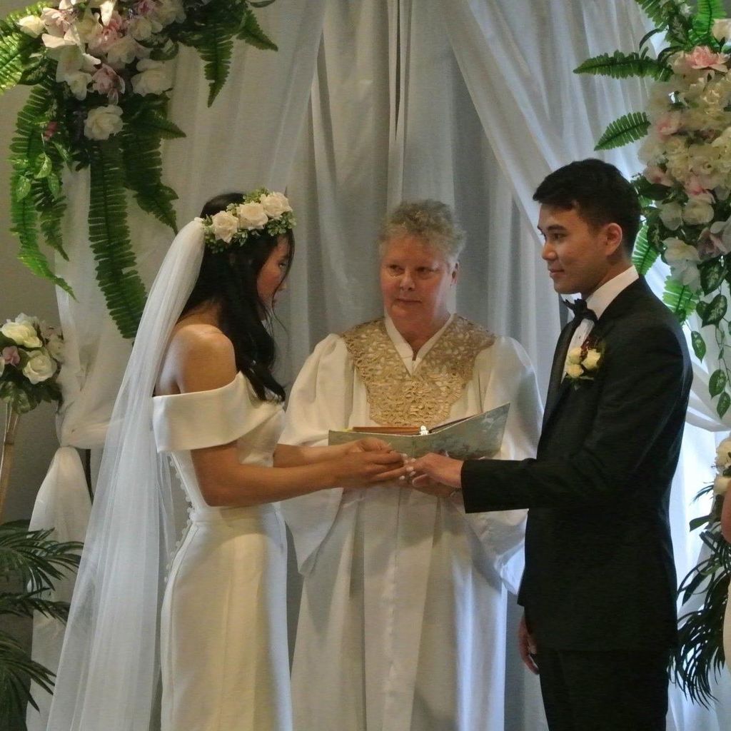 Marriage Officiant, Gail Olberg