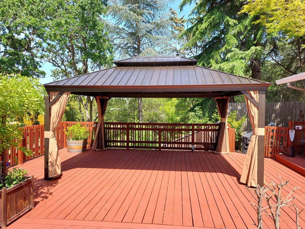 Peak Home Furnishings 16'x 12' Metal/Hardtop Pergo