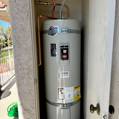 Electric water heater 