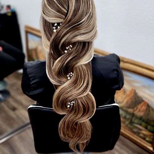 professional master, did a very cool hairstyle for