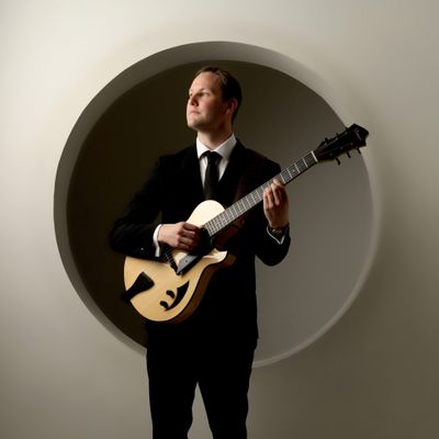 Avatar for British Pro-Guitarist in NYC