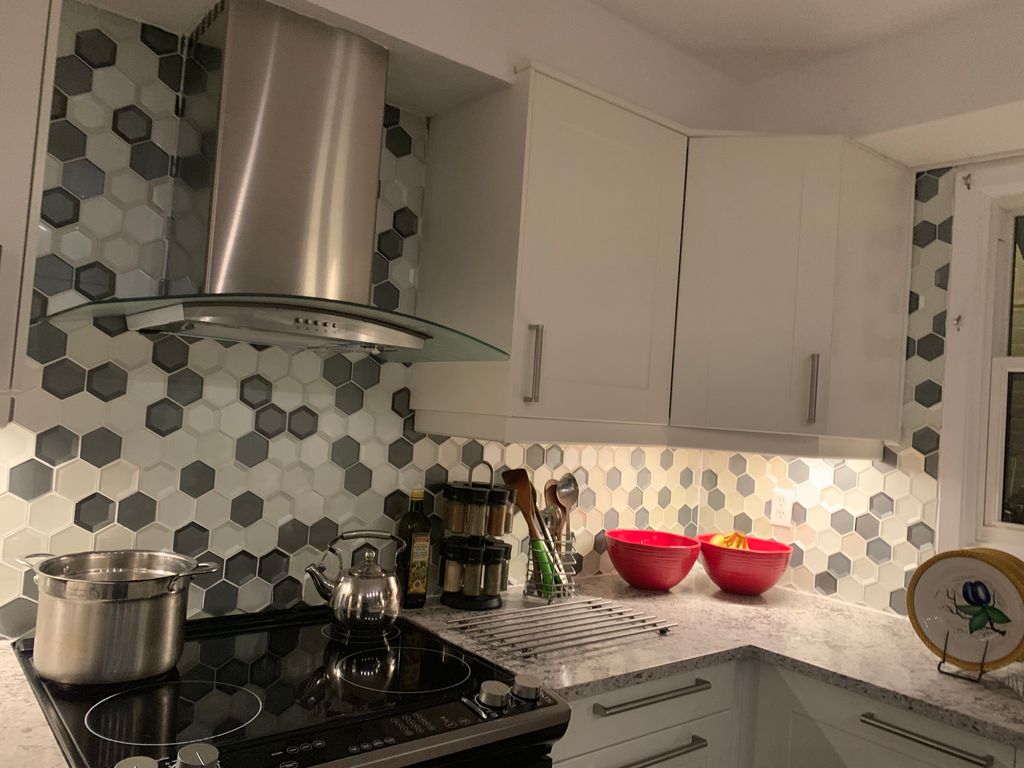 Backsplash installation