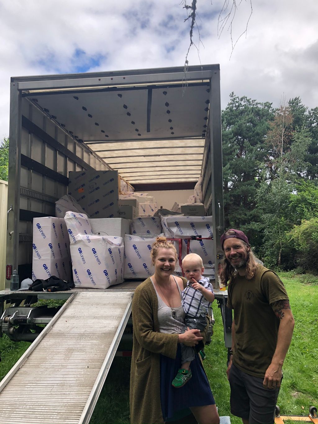 Happy customers after superb wrapping and packing 