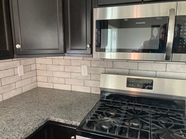 STONE BACKSPLASH