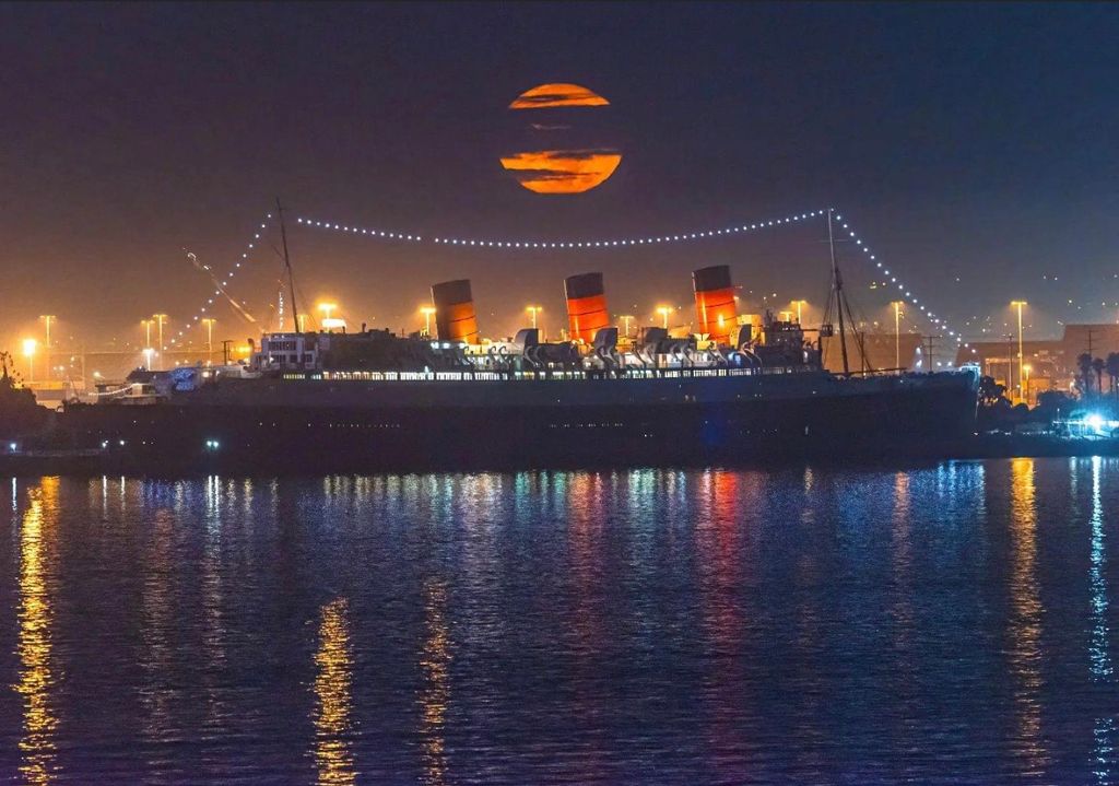 Social media photography, The Queen Mary Long Beac