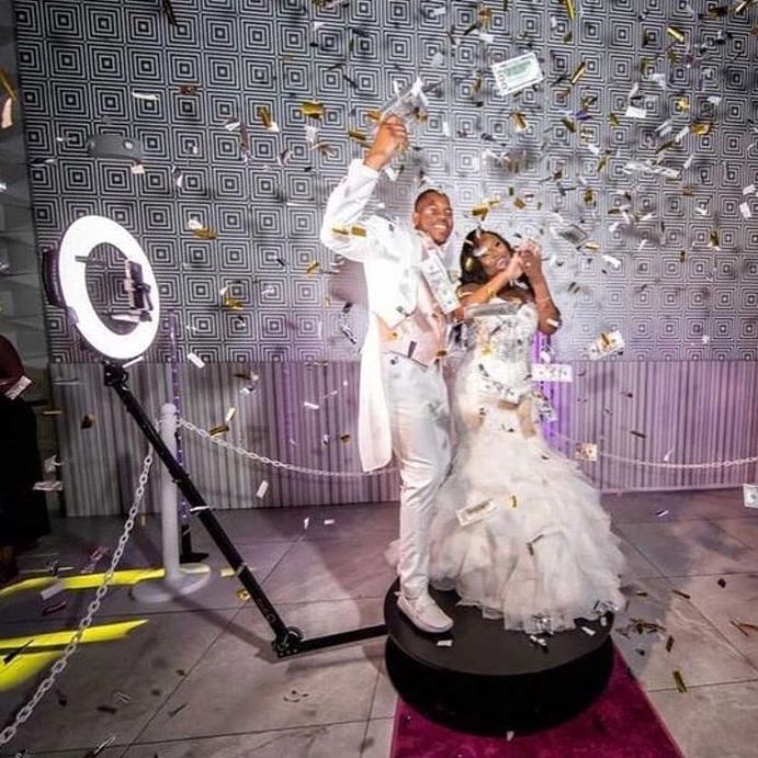 Life’s Precious 360 Photo Booth