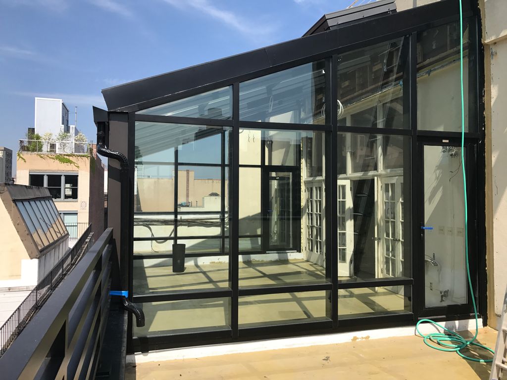 Build in heart of the city amazing green house whe