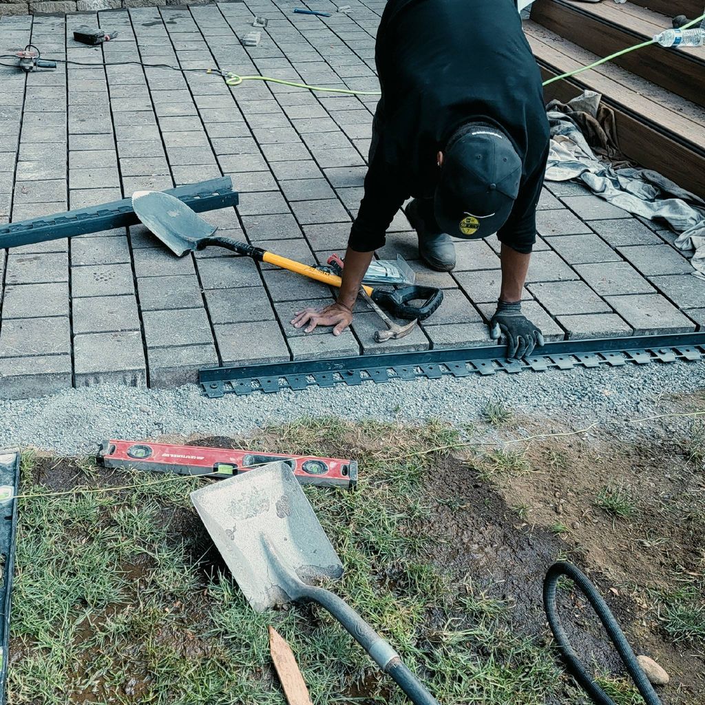 Ramo's Landscapeng Services LLC