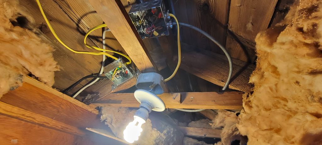 Corrected Junction Box with a 2 way switch circuit