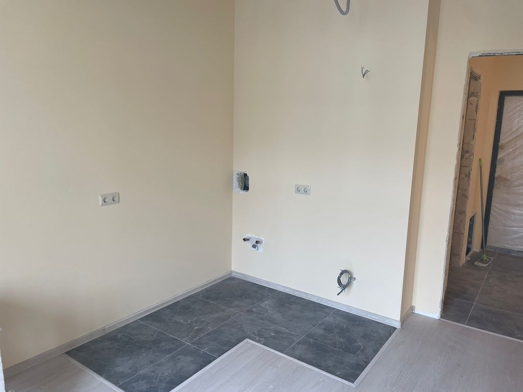tile and laminate installation