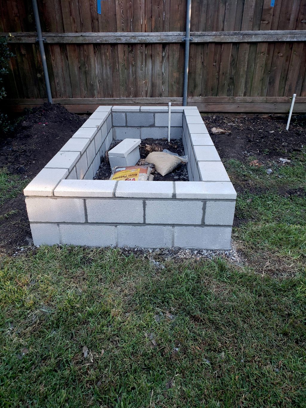 Black/Stone Planter 