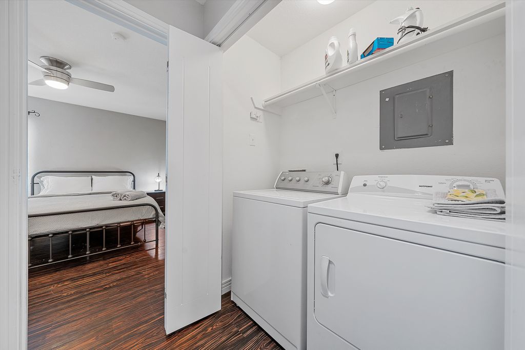 Corporate housing unit photo