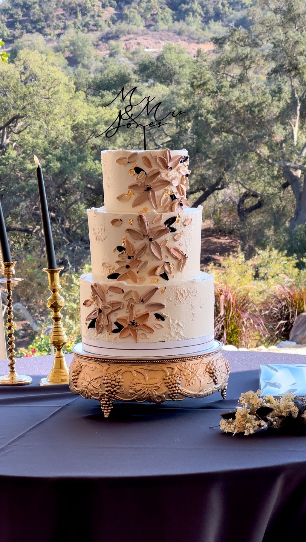 wedding cake with faux bottom tier 