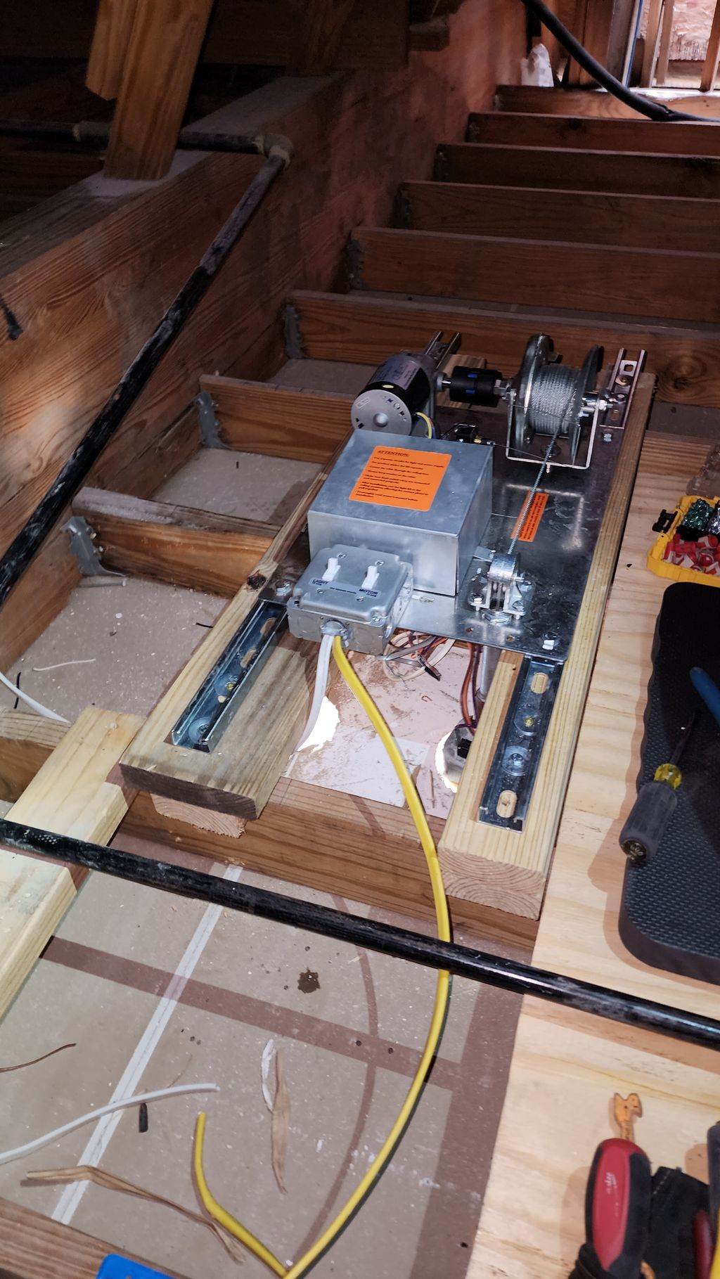 Aladdin Lift 2 (motorized lift for chandeliers)