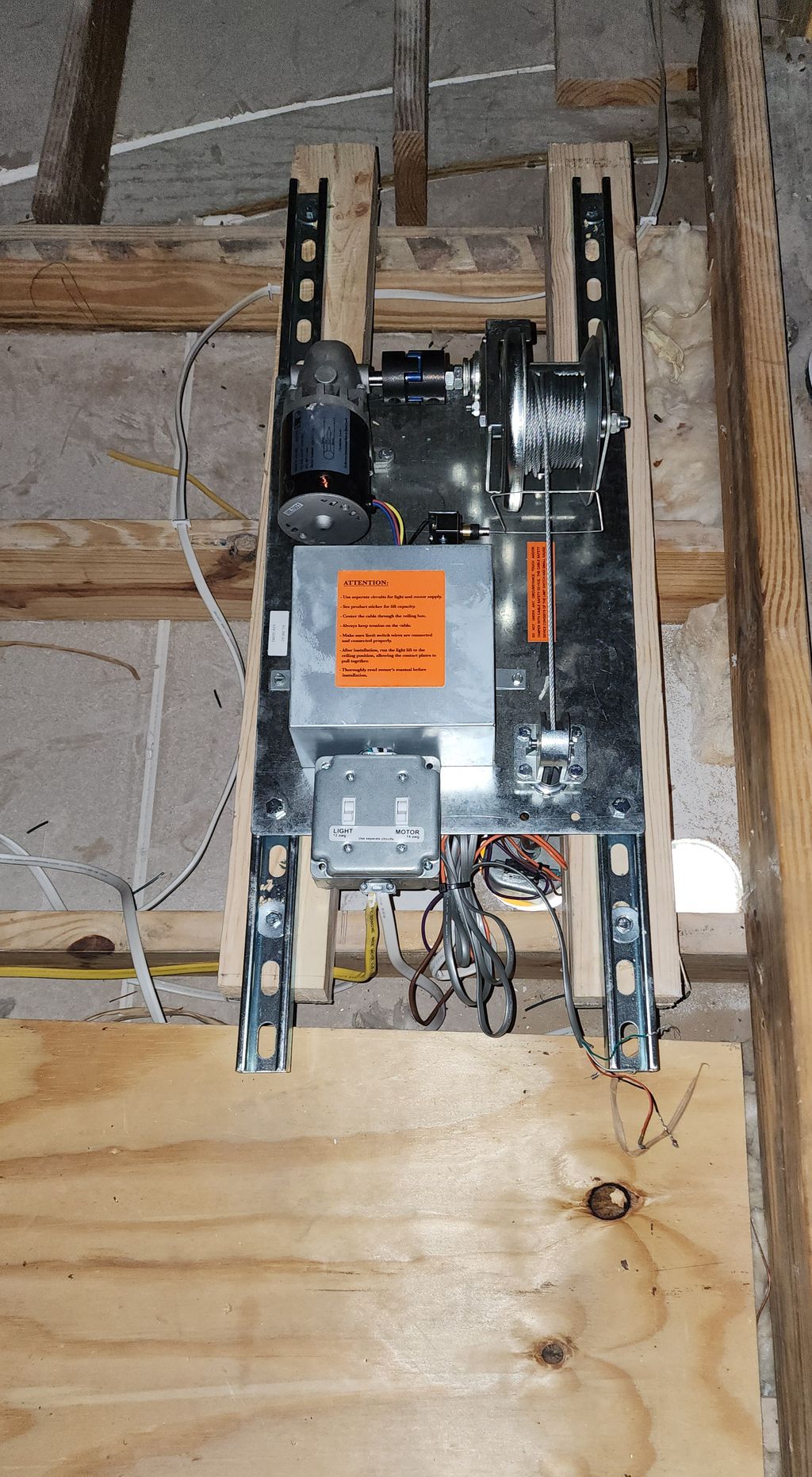 Aladdin Lift 1 (motorized lift for chandeliers)