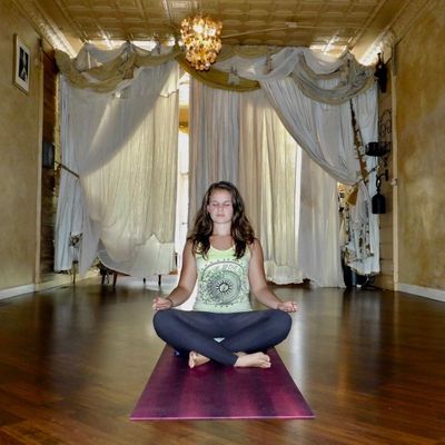 Avatar for Dani B Yoga