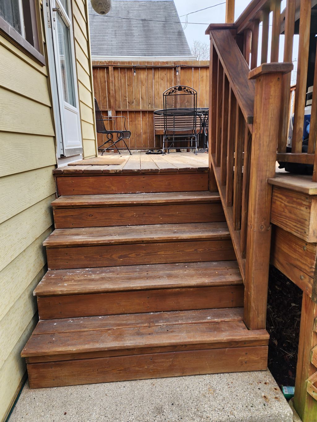 Deck Staining and Sealing