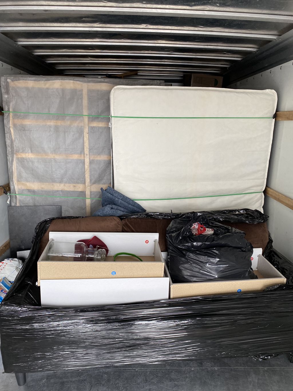 2 bedroom in 20’ truck 