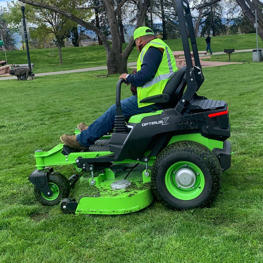 Green Walnut Landscaping and Maintenaince, Inc