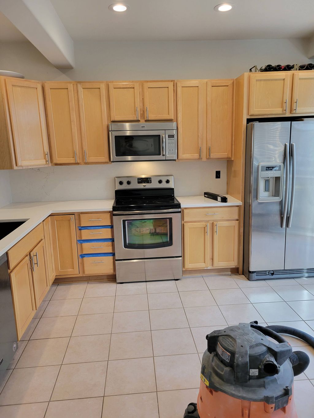 Quartz counter, backsplash