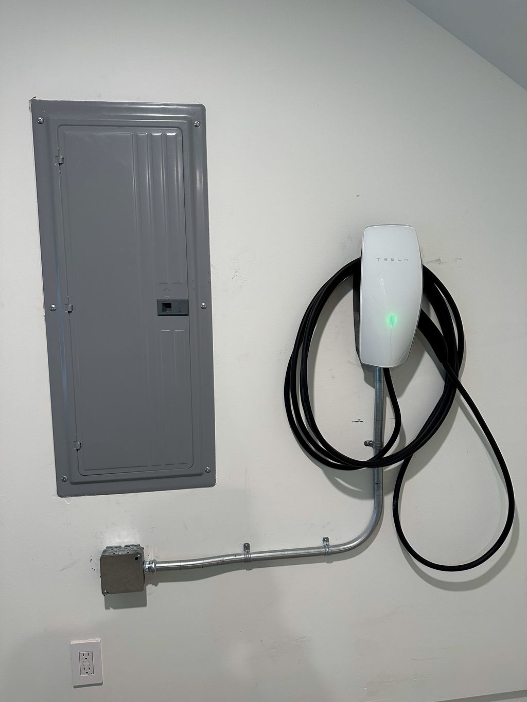 TESLA CHARGER
