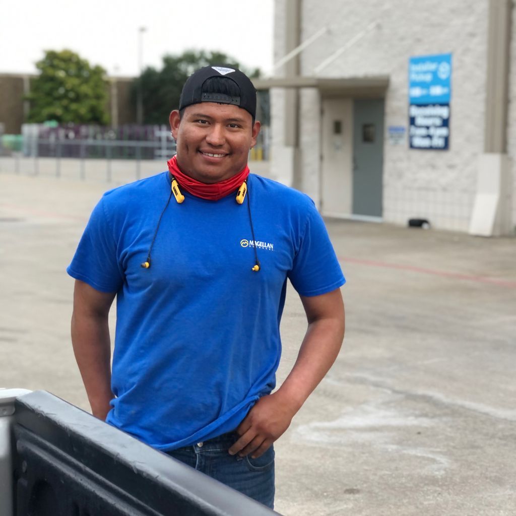 Reyes Seamless Rain Gutters