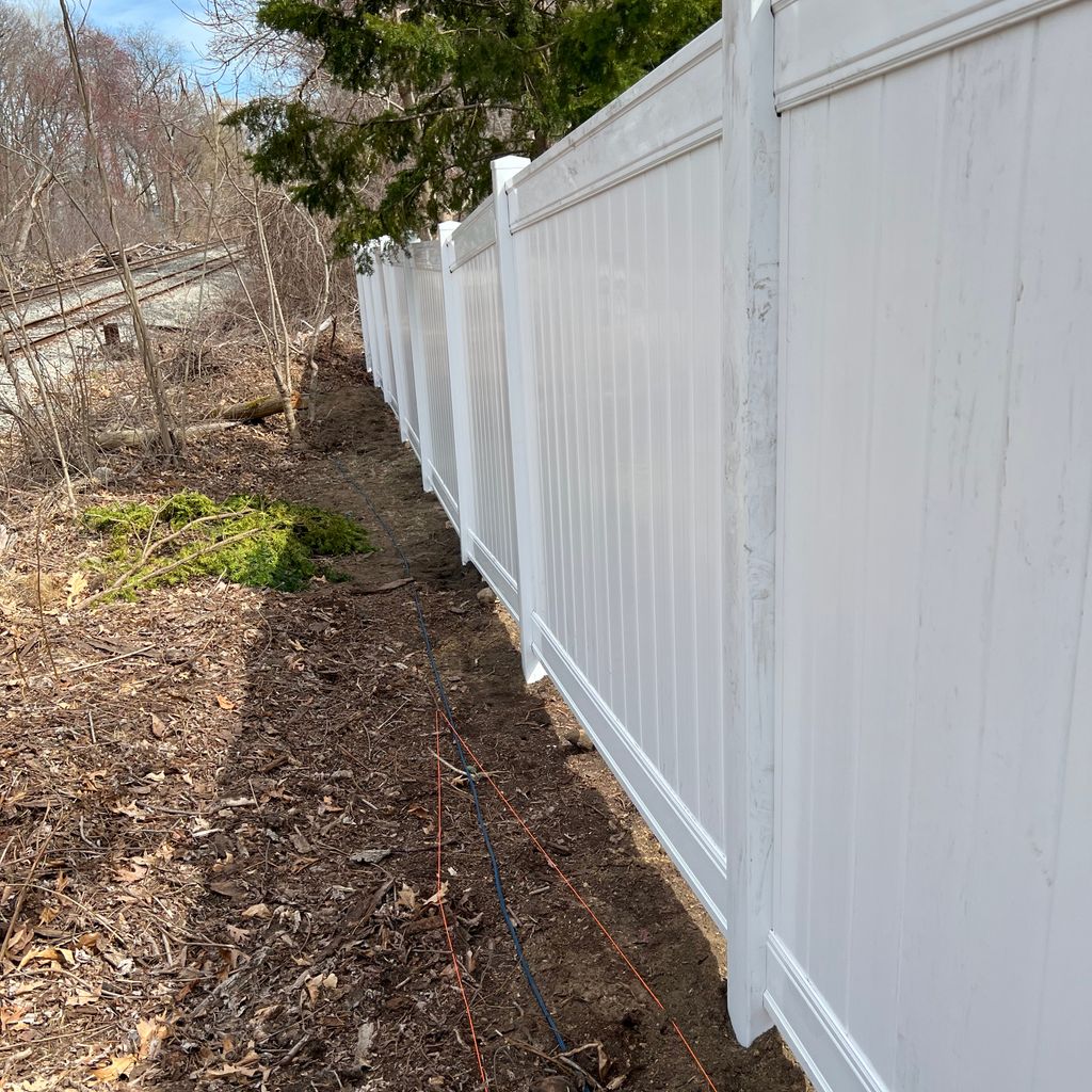 A.M.G Lanscaping construction & fence installer