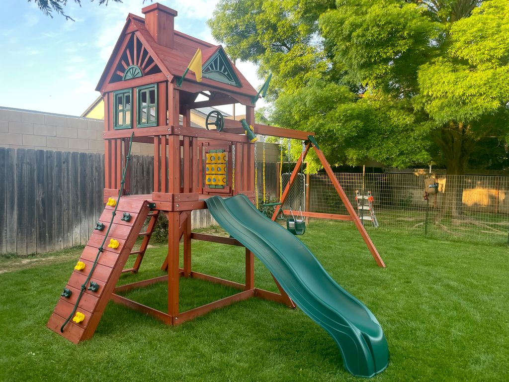 Play Equipment Construction and Assembly