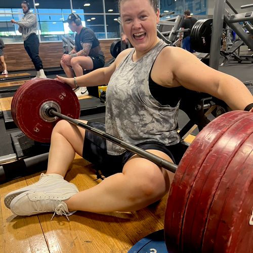 My client Hip thrusting 300lbs for the first time 