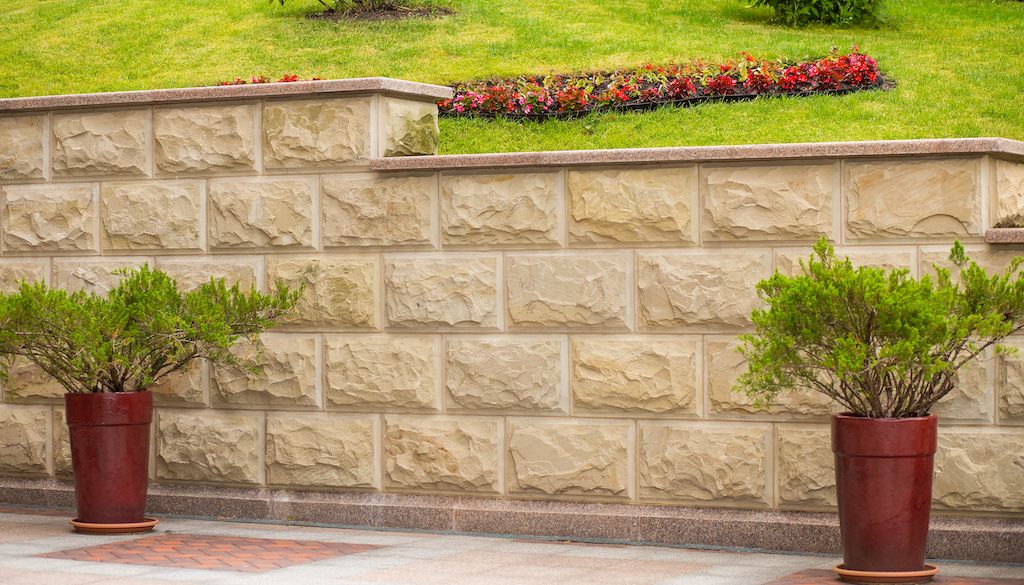 light brown sandstone retaining wall