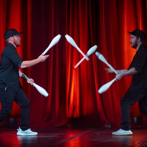 Brother juggling duo. 