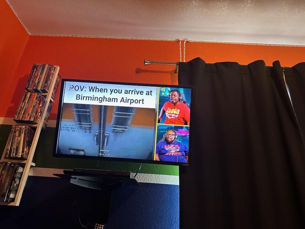 32 inch with swivel mount