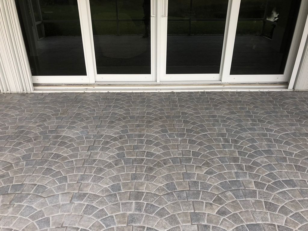 Outdoor screened in patio fan porcelain tile set o