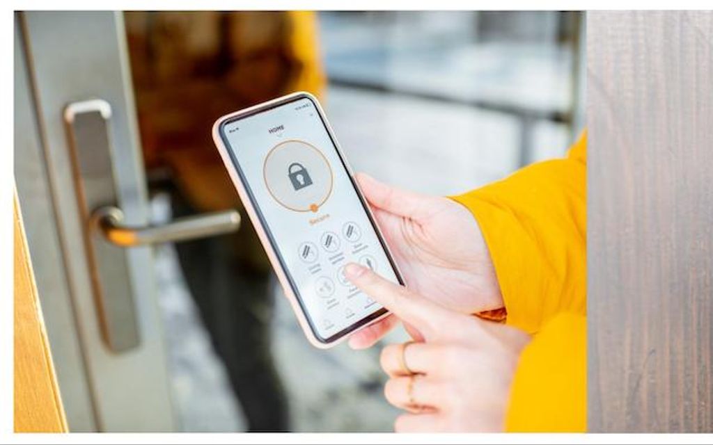 Smart door lock vs. traditional locks — which one is safer?