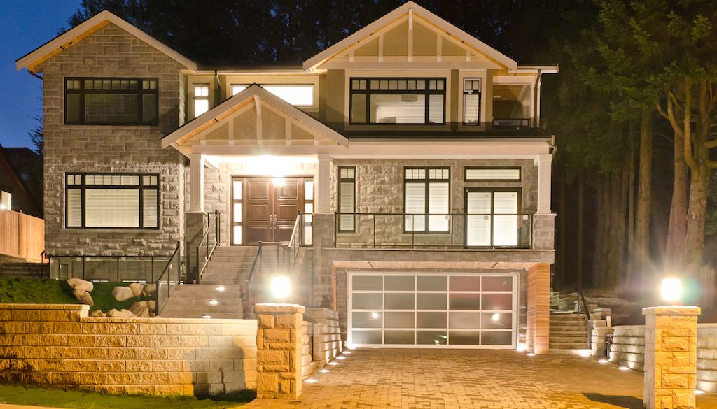 house exterior outdoor landscape lighting