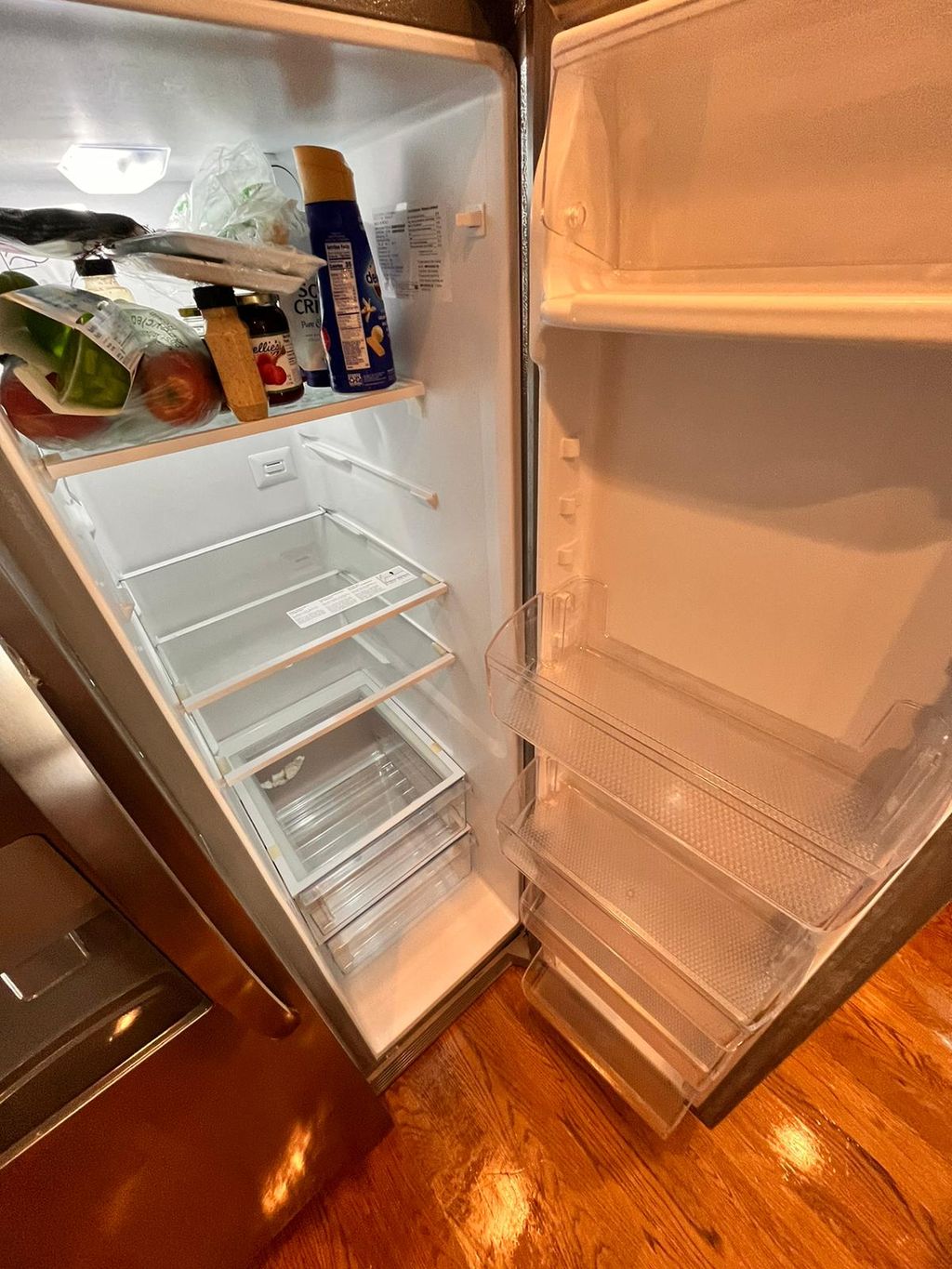 Refrigerator clean 