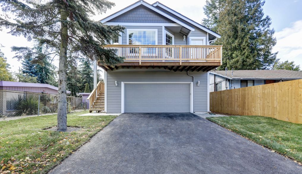 driveway in front of house