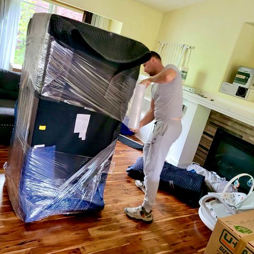 Our movers are efficiency ninjas—quick, precise, a