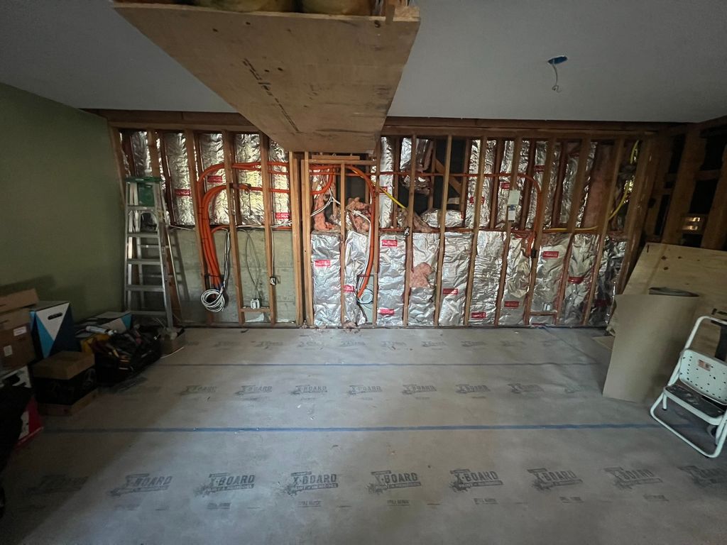 Prewiring for large multi-room equipment / enterta